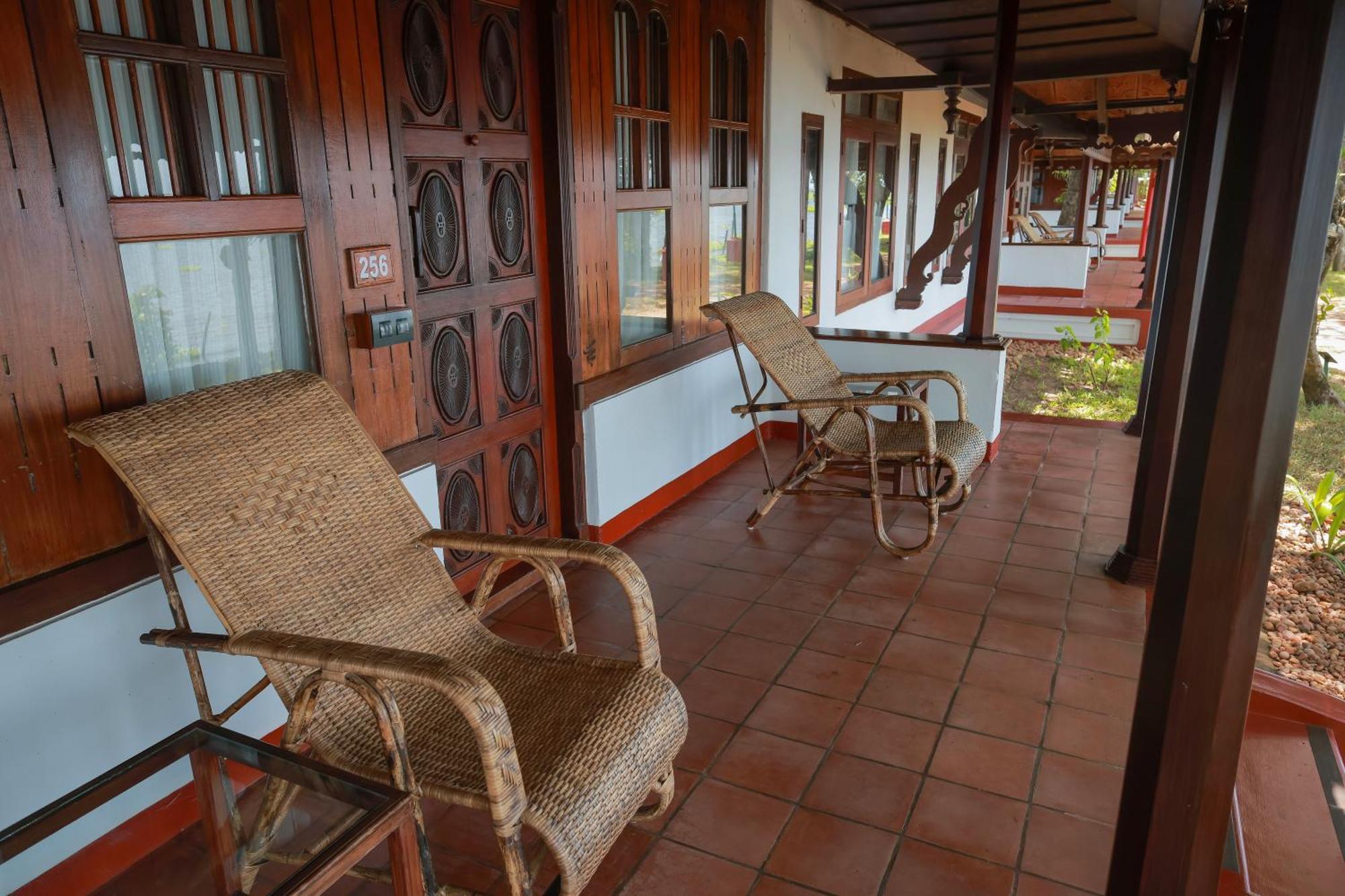 Coconut Lagoon Kumarakom- A Cgh Earth Experience Hotel Exterior photo