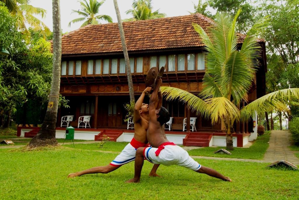 Coconut Lagoon Kumarakom- A Cgh Earth Experience Hotel Exterior photo