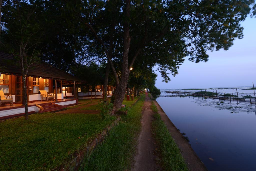 Coconut Lagoon Kumarakom- A Cgh Earth Experience Hotel Exterior photo